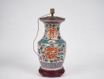 Chine, période Guangxu 
Vase balustre en porcelaine et émaux de...