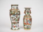Canton, fin XIXe siècle,
Deux vases de forme balustre, l'un à...