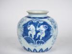 Chine XVIIIe siècle, 
Pot à gingembre en porcelaine bleu blanc...