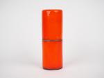 Georges JOUVE.
Boite cylindrique en céramique craquelée orange et noire.
Signée.
H. 22,5...