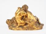 G. MICHEL. 
Encrier en bronze doré en forme de coquillage,...