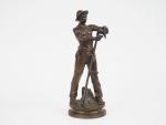 GAUDEZ.
"le faucheur"
Sculpture en bronze à patine brune
Signée
H. 32 cm