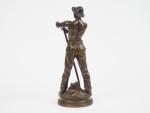GAUDEZ.
"le faucheur"
Sculpture en bronze à patine brune
Signée
H. 32 cm