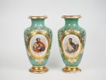 Paire de vases Napoléon III en porcelaine polychrome de Paris,...