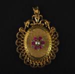 Pendentif porte-photo Napoléon III en or jaune, à décor en...