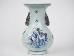 Chine, fin XIXe siècle, 
Vase balustre en porcelaine, à décor...