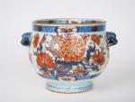 Chine XVIIIème siècle.
Petite vasque en porcelaine à décor "imari chinois"...
