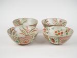 Chine période Ming XVIIème siècle.
Ensemble de 4 coupes en porcelaine...