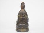 Chine vers 1900
Statuette en bronze, représentant la divinité Guanyin, assise...