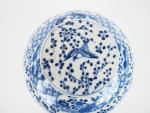 Chine vers 1900
Pot à gingembre couvert, en porcelaine bleu blanc,...
