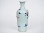 Chine XIXe siècle, 
Vase balustre à col évasé, en porcelaine...
