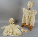 Garde robe enfant fin XIXème - début Xxème, dont 11...