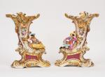Paire de vases Napoléon III en porcelaine de Paris, à...