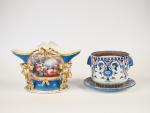 Vase Napoléon III en porcelaine à décor de fleurs polychromes...