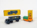 Lot de 2 Dinky Toys : 
- Tracteur Panhard ref....