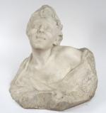 DEVAUX "Portrait de femme". 
Sculpture en marbre blanc.
Signée. 
H. :...