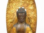 Statue en bois laqué et doré représentant le bouddha Amida...