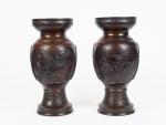 Paire de vases balustre en bronze à patine brun rouge,...