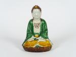 Statuette en biscuit émaillé trois couleurs Sancai représentant un bouddha...