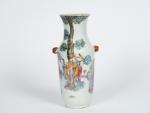 Vase de forme balustre représentant les trois étoiles du Tao...