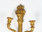 Paire d'appliques de style Louis XVI en bois doré, à...