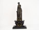AIZELIN "Jeune femme à l'antique"
Sculpture en bronze à patine brune...