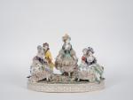 "Le colin-maillard"
Groupe XIXème en porcelaine polychrome de Saxe.
H. 28 cm...