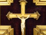 Crucifix XIXème en ivoire sculpté.
Dans son cadre en bois doré...