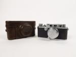 LEITZ. Leica III B, numéro 323052. Objectif Summar 2/5 cm...