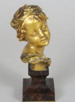Raoul LARCHE "Jeune prince"
Sujet en bronze doré.
Socle en marbre.
Siot, fondeur...
