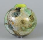 Raymond BRANLE. 
Vase ovoïde en verre, à décor de motif...