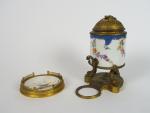 BOINTABURET. Coupelle de style Louis XVI en bronze et porcelaine,...