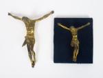 Deux sujets fin XVIIème/début XVIIIème en bronze "Christ".
H. 13 et...