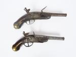 Paire de pistolets à silex de demi arcon vers 1740....