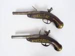 Paire de pistolets à silex de demi arcon vers 1740....