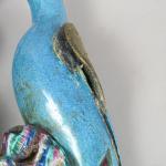 Couple de perruches en céramique émaillée bleu et arlequin.
Chine, XVIIIème...