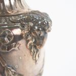 CHRISTOFLE
Petit vase soliflore de style Louis XVI en bronze argenté,...