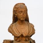 "Jeune femme en pied"
Grande sculpture XVIIème en terre cuite. 
H....