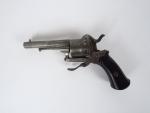 Revolver système Lefaucheux calibre 7mm à broche, monture en ébène,...