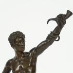 E. MARIOTON
"Hallali" 
Sculpture en bronze à patine brune. 
Signée.
H. 46,5...