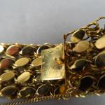 Bracelet manchette articulé en or jaune. 
Poids. 45,71 g