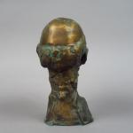 ROULLAND."Portrait d'homme".
Sculpture en bronze patiné. 
Signée. 
Numérotée 872/1000.
H. 26,5 cm