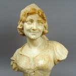Sculpture fin XIXe en albatre "Jeune fille au fichu". 
H....
