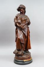 A. CARRIER. "Maternité".
Sculpture en terre cuite, signée.
H. : 70 cm.
(égrenures)