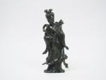 Statuette en jade du Canada représentant une déesse du printemps...