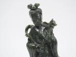 Statuette en jade du Canada représentant une déesse du printemps...