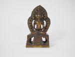 Statuette en bronze doré représentant Amitayus assis en méditation sur...