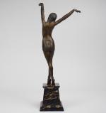 D. CHIPARUS. "Danseuse égyptienne".
Sculpture en bronze à patine mordorée et...