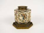 Vase monté en céramique de Satsuma. Japon XIXème. (sans couvercle)