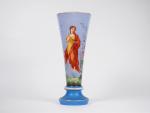 Vase cornet Napoléon III en opaline polychrome à décor de...